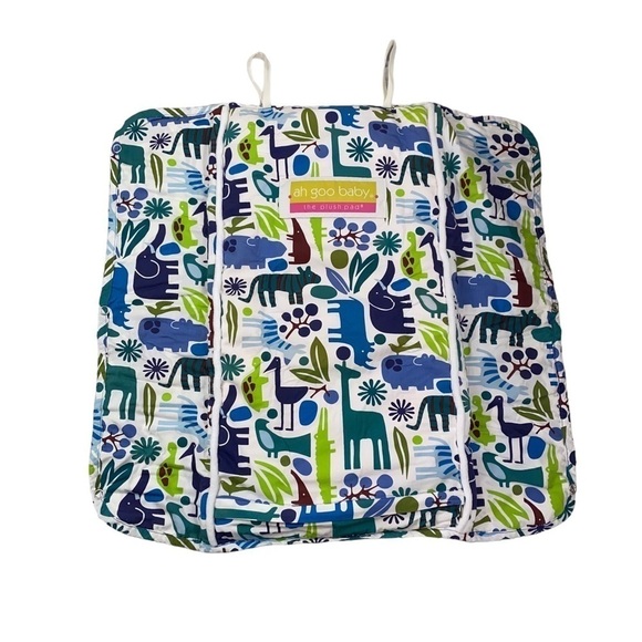 Ah Goo Baby The Plush Pad Portable Changing Pad with Memory Foam - Zoo Frenzy - Picture 6 of 9